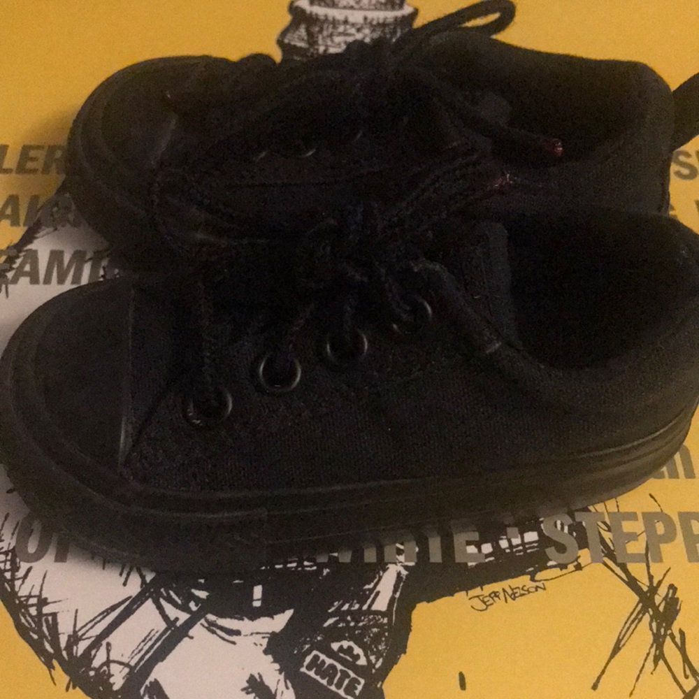 Toddler converse - Picture 2 of 4